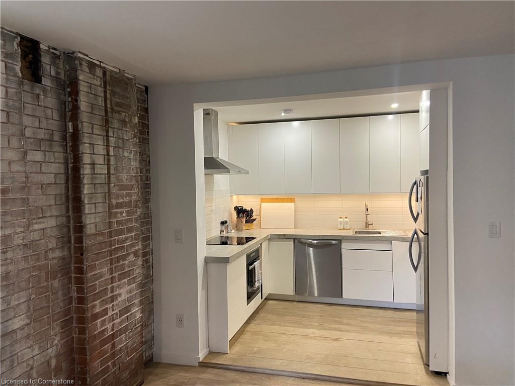 Spacious & Modern 3-Bedroom (or 2+Den) Rental with In-Suite Laundry & Parking!